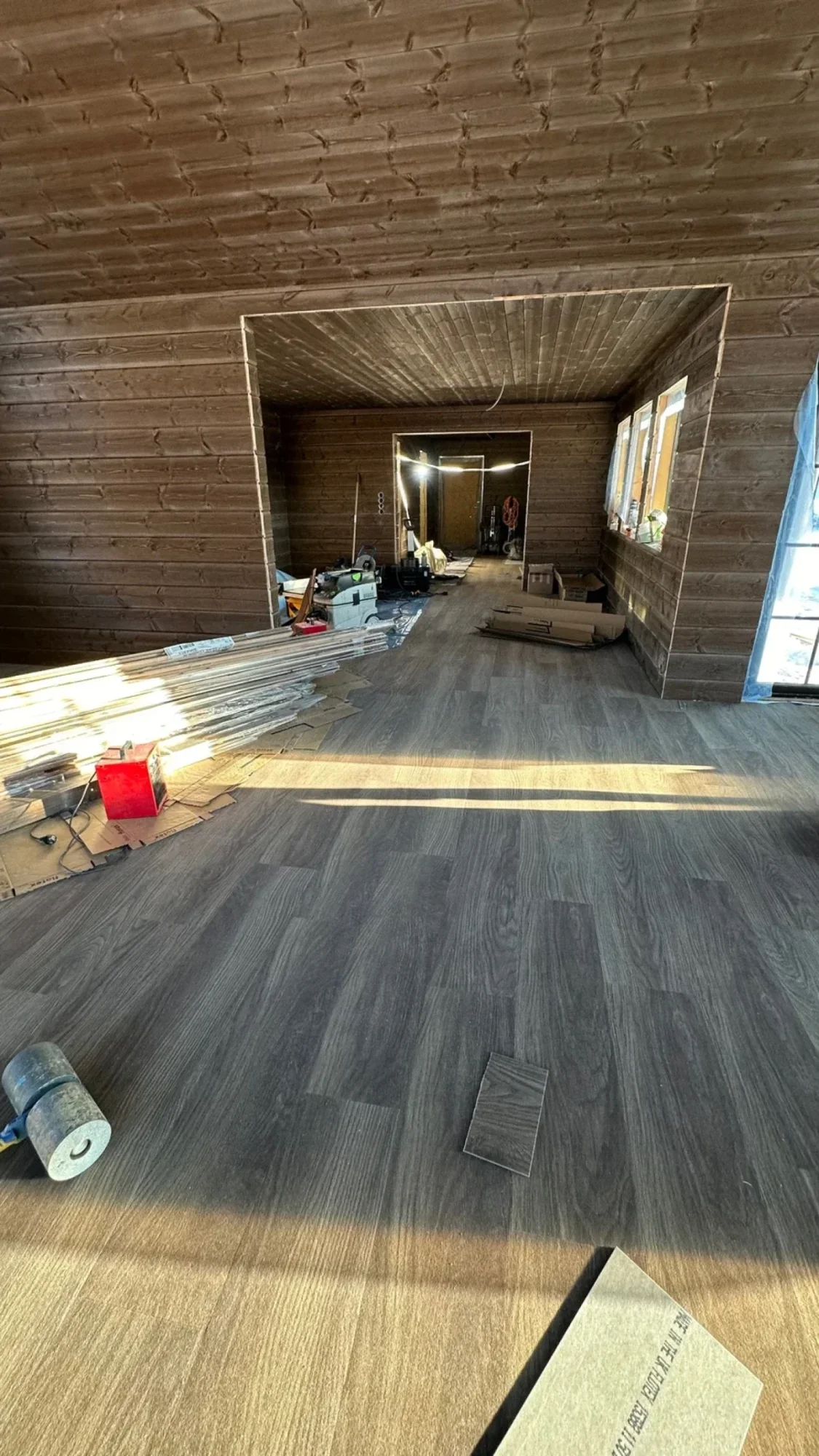 overblikksbilde av teppeplank montert